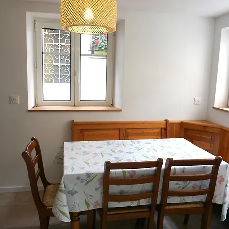 Hébergement de vacances Les Hirondelles - Maison Typique - Centre Village - Proche Vignoble *